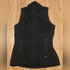 Barco One Black Sleeveless Zip Up Vest with Front Pockets